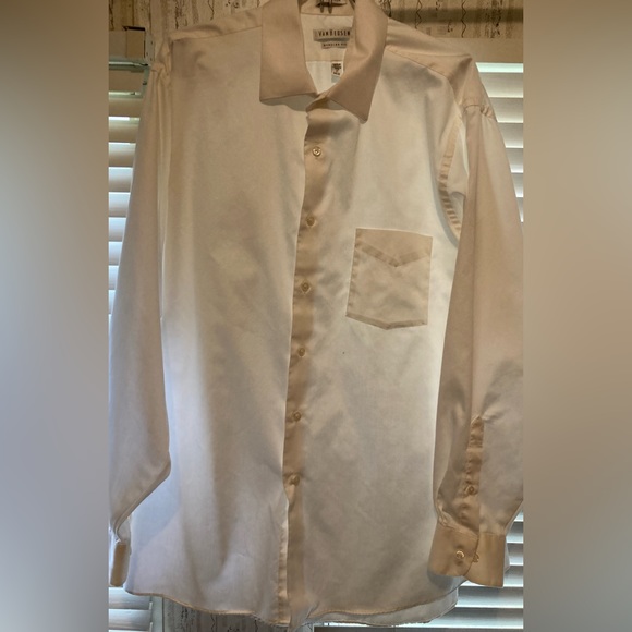 NWOT Men’sSize 17 34/35 Van Heusen Regular Fit LuxSateen Wrinkle FreeDress shirt - Picture 3 of 14
